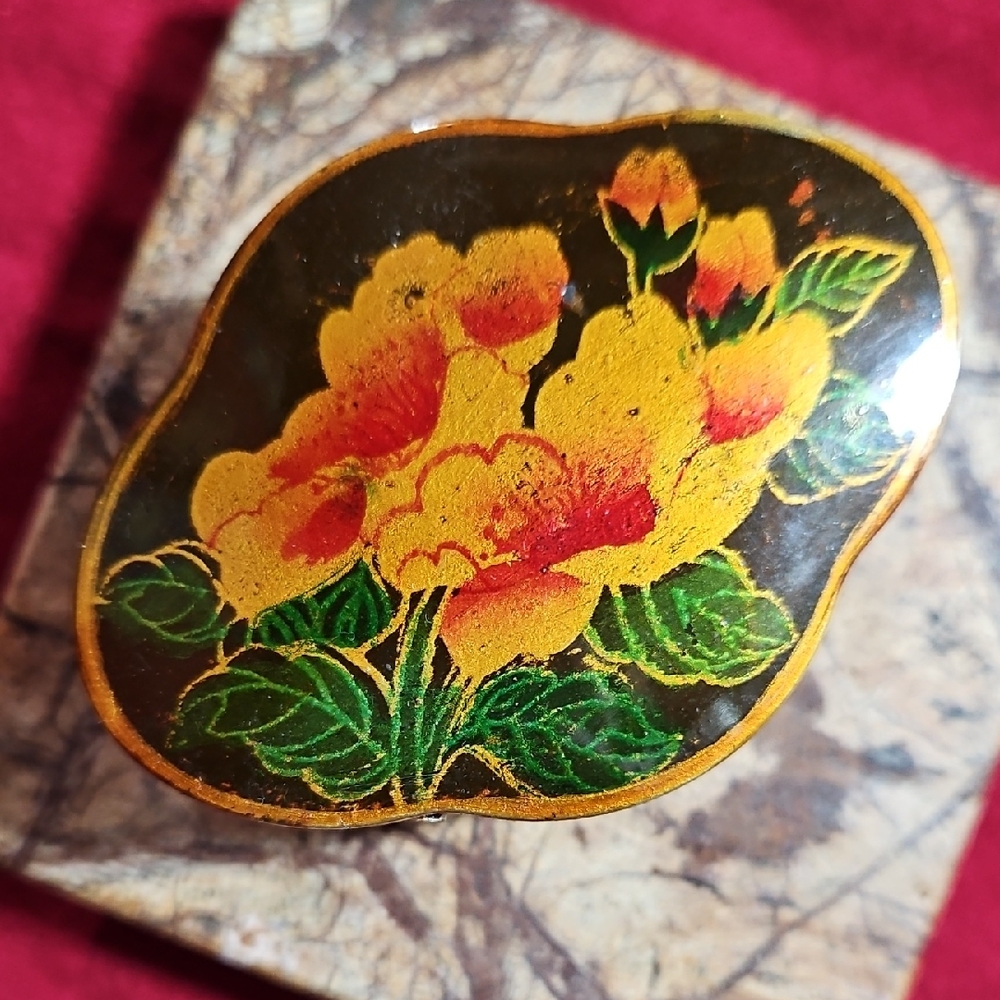 Floral Russian Folk Art Lacquered Wood Red Felt Lined Jewelry/Trinket Box